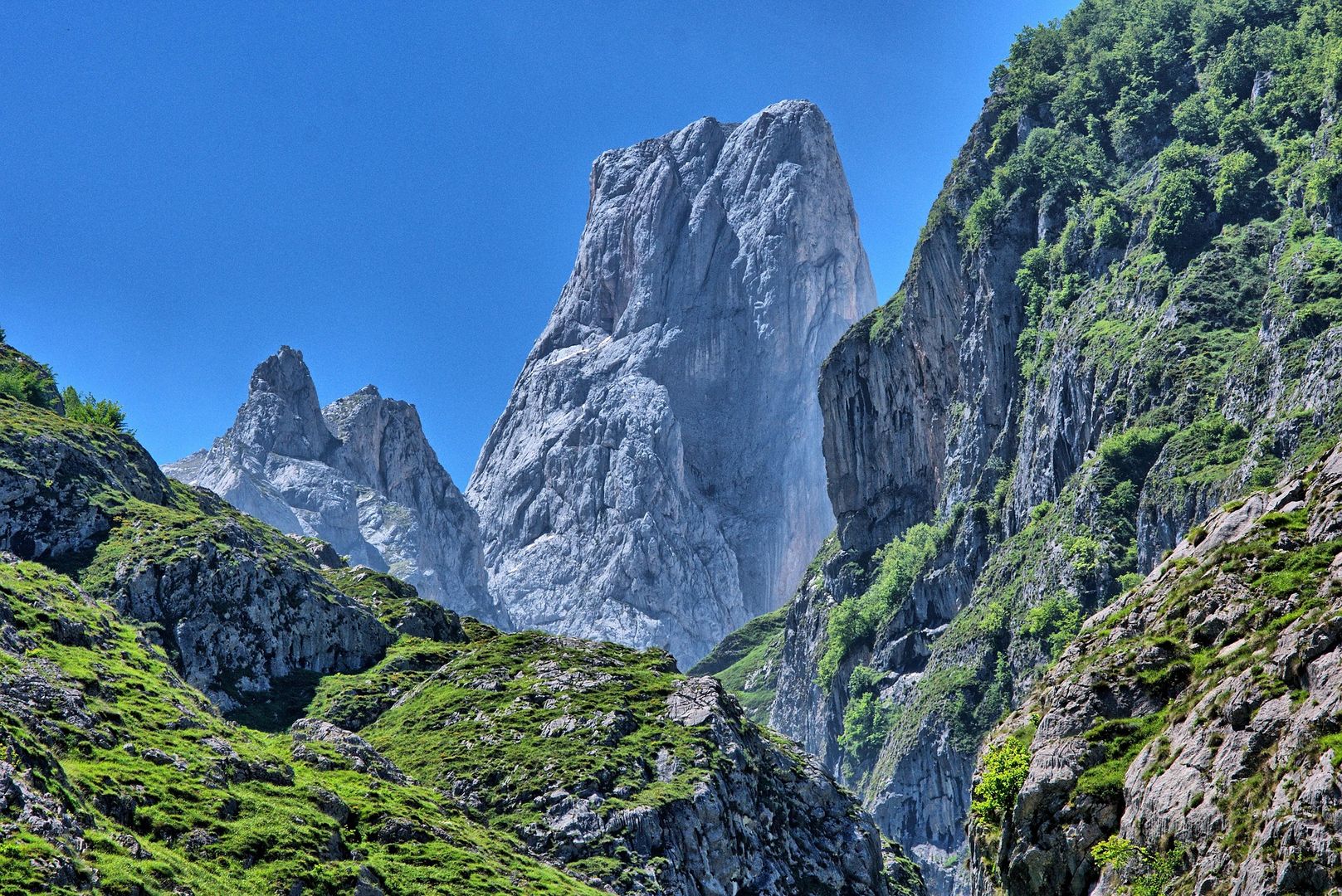 ASCENSIONES EN PICOS DE EUROPA